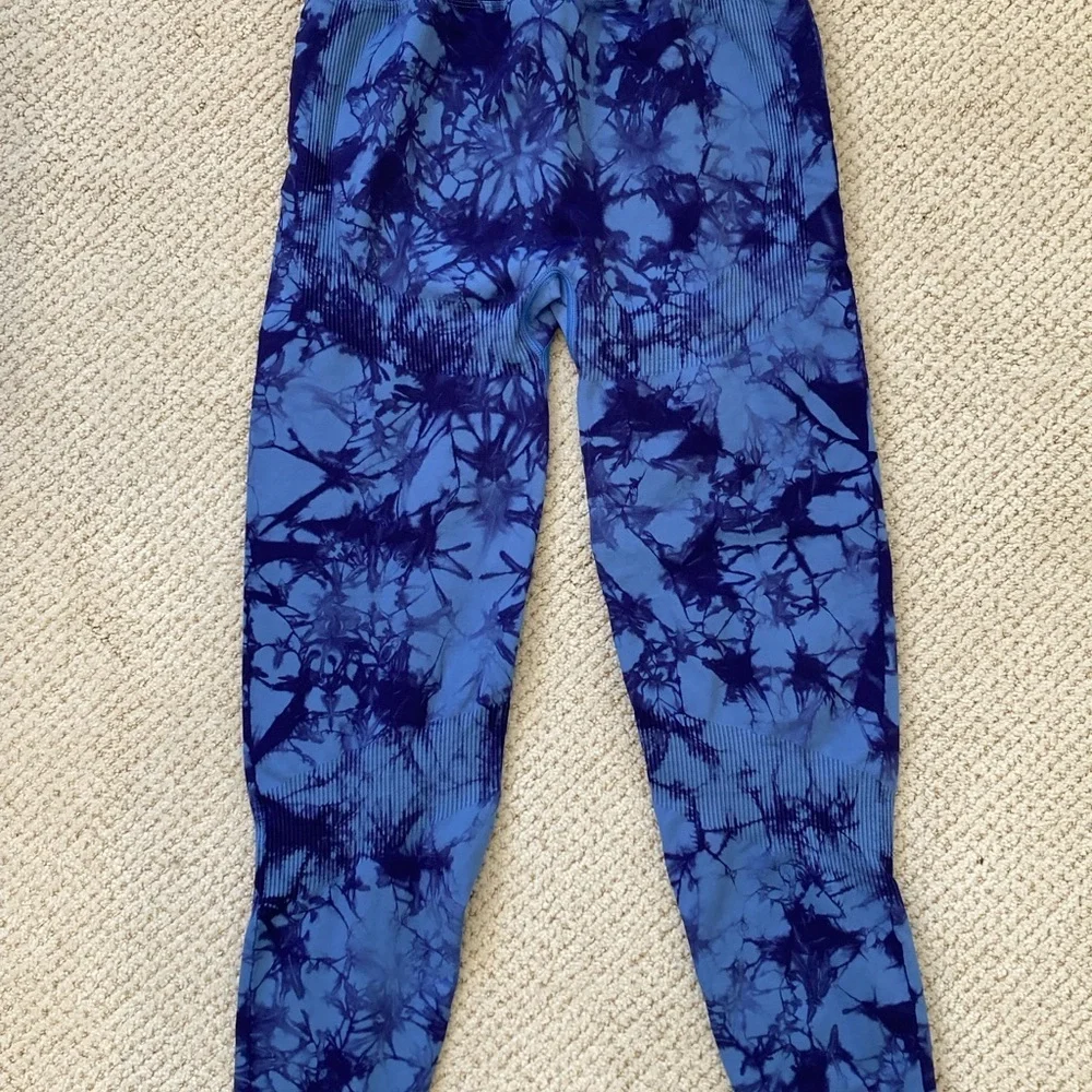 Victoria's Secret PINK Size Large Blue Tie-Dye Leggings - Picture 4 of 6
